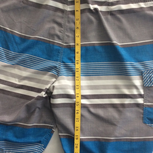 O’Neill board shorts - Picture 6 of 6
